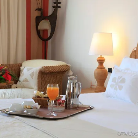 Jaspe Hotel, Manor & Living